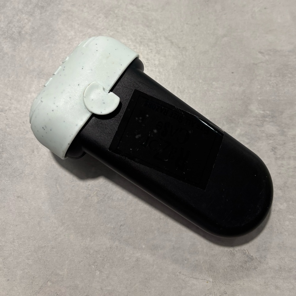 Vintage 1996 Caboodles Goody Black & Mint Green Razor Holder Travel Case NWT